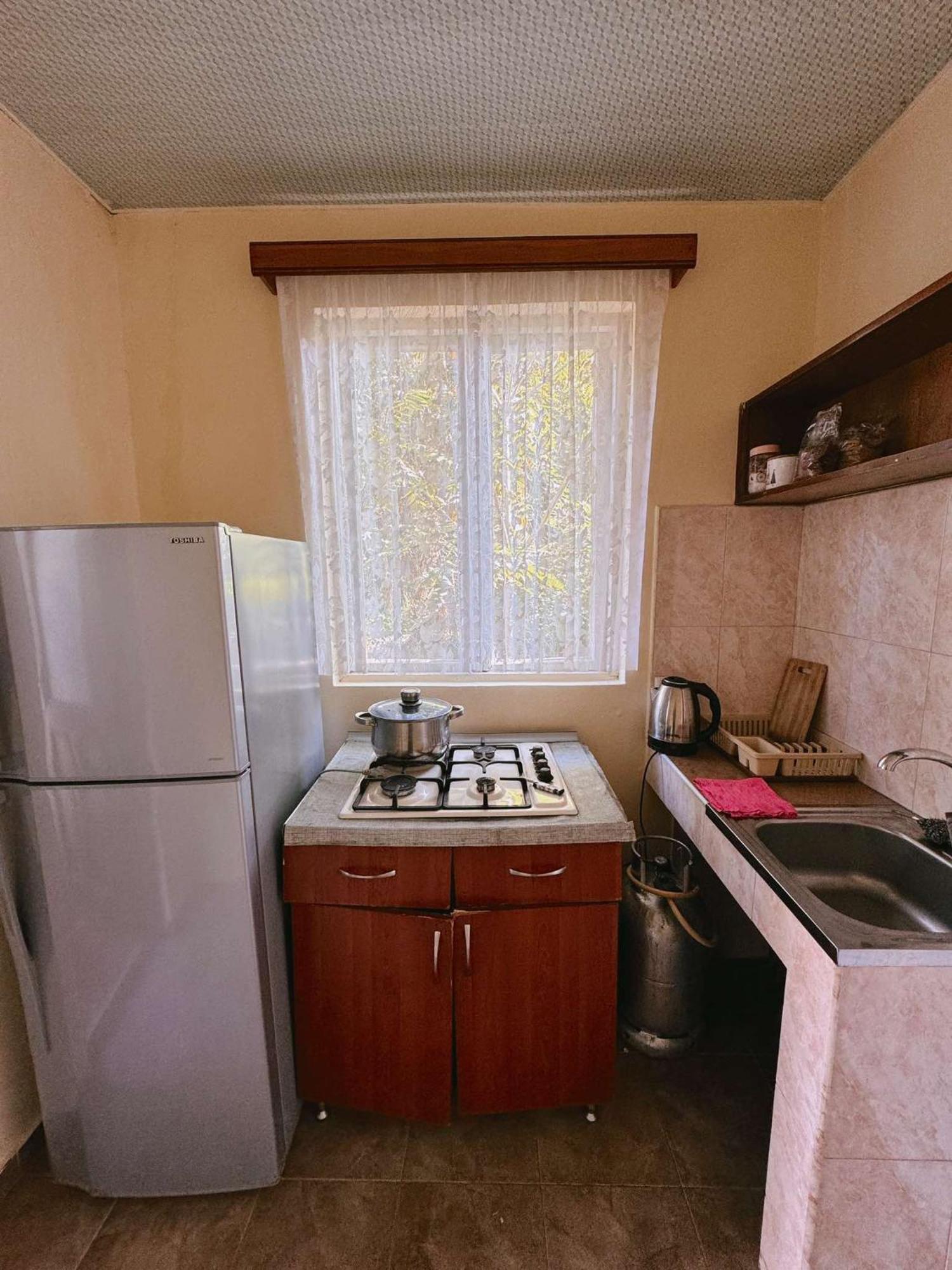 Achi Guest House Makhinjauri Luaran gambar
