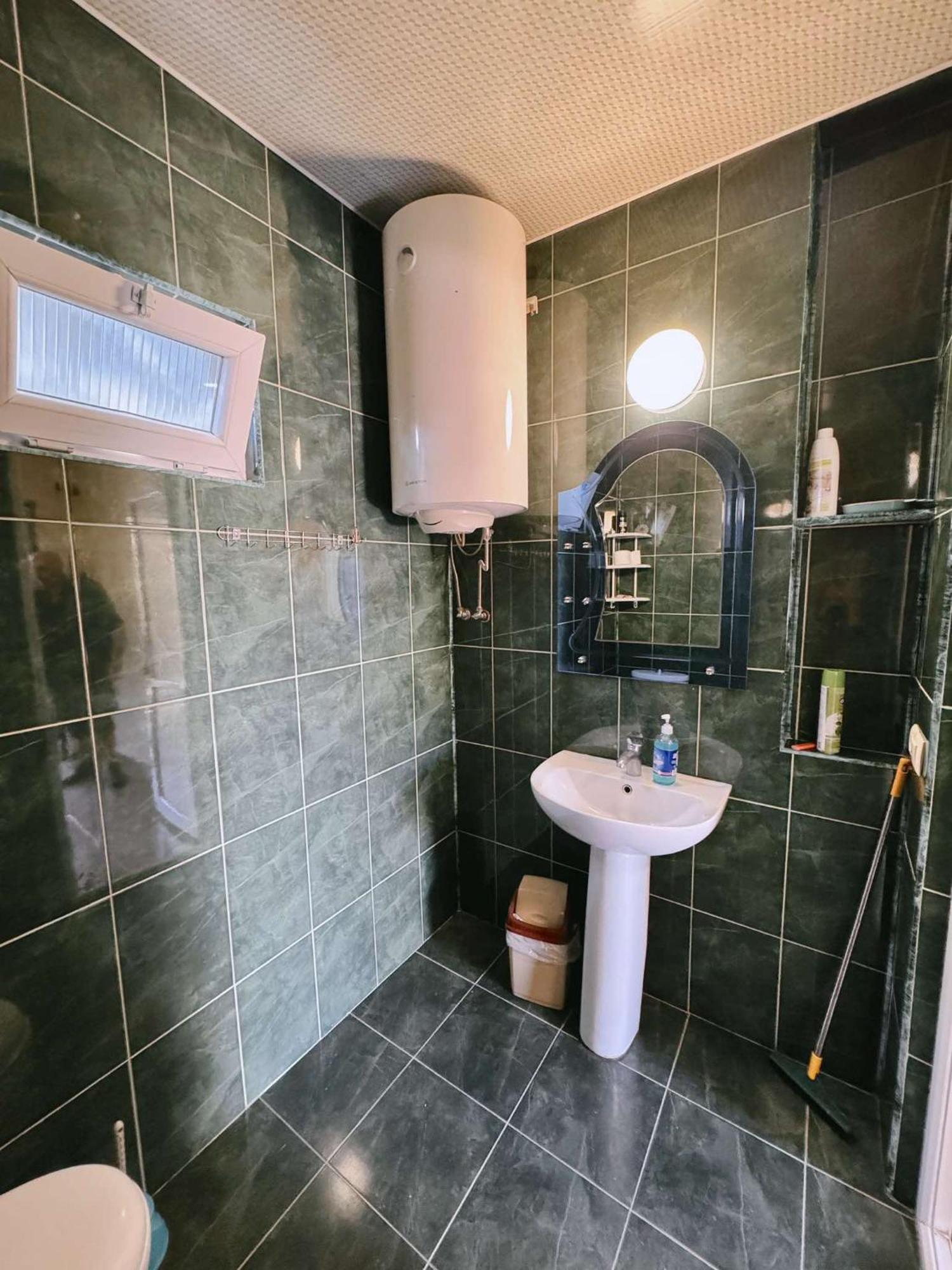 Achi Guest House Makhinjauri Luaran gambar
