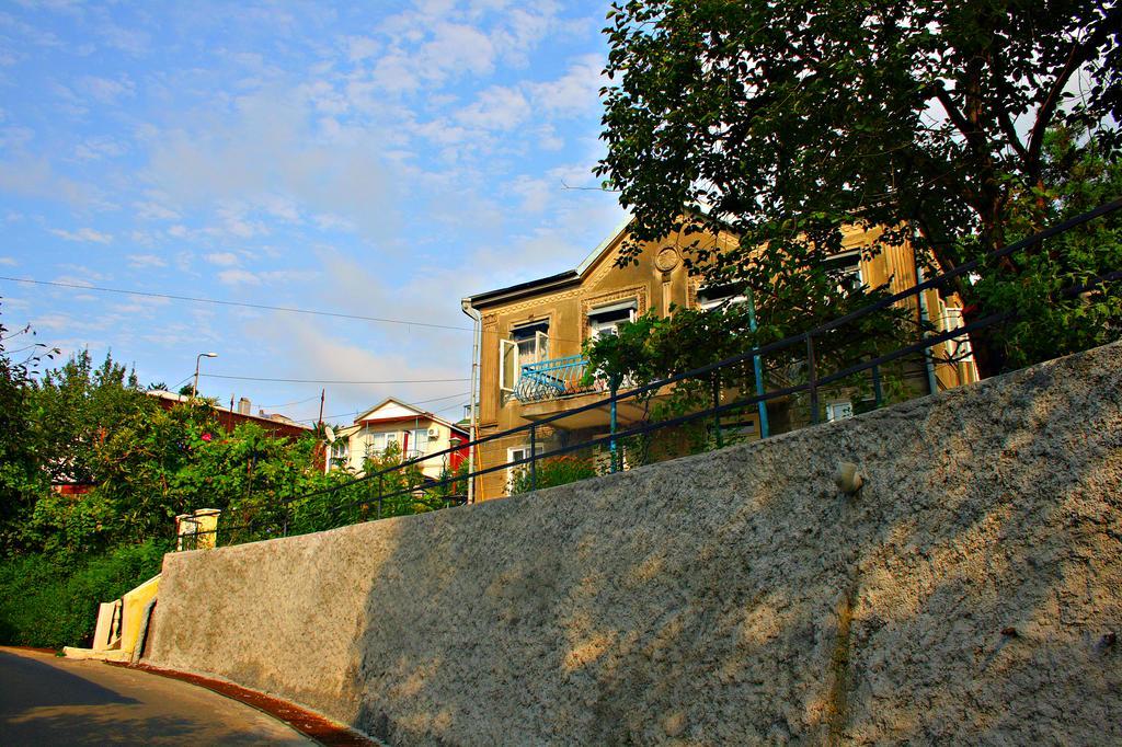 Achi Guest House Makhinjauri Luaran gambar